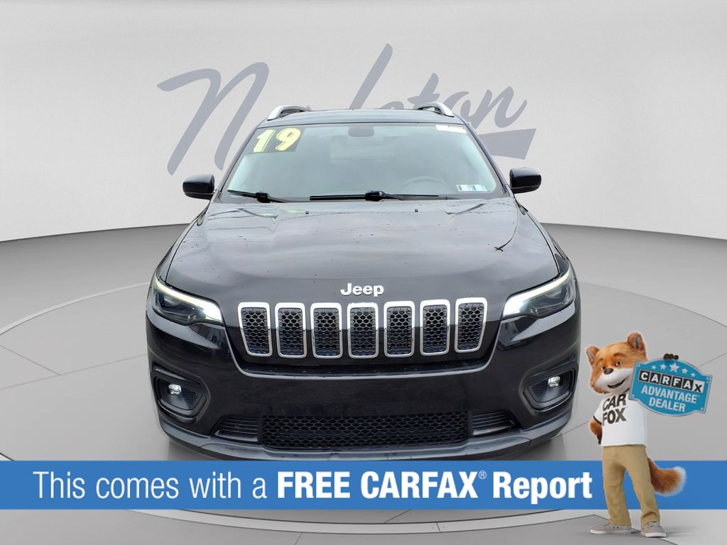 Used 2019 Jeep Cherokee Latitude Plus with VIN 1C4PJMLB4KD364515 for sale in Ellwood City, PA