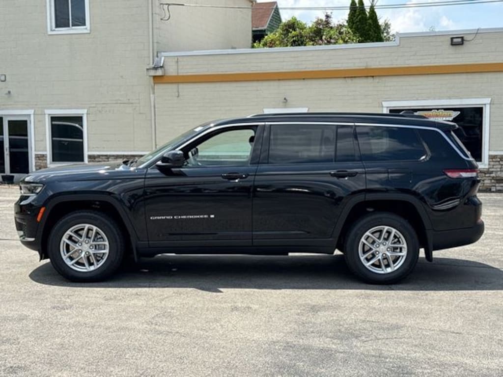 New 2025 Jeep Grand Cherokee L LAREDO X 4X4 Sport Utility