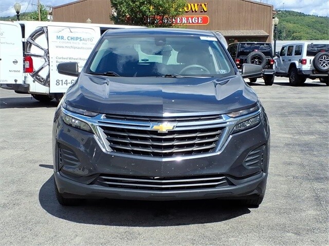 2022 Chevrolet Equinox LS photo 2
