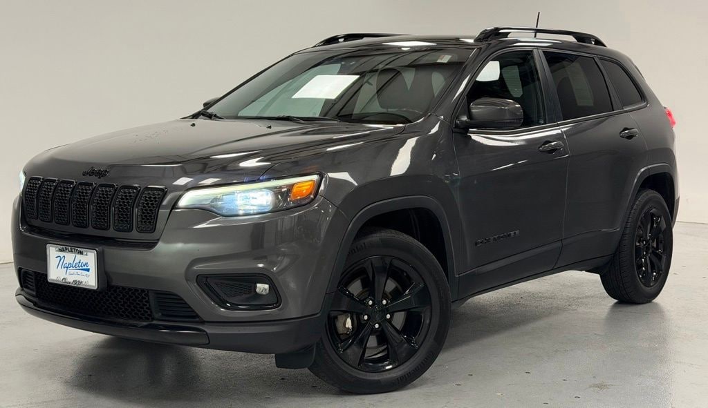 Used 2020 Jeep Cherokee Altitude SUV