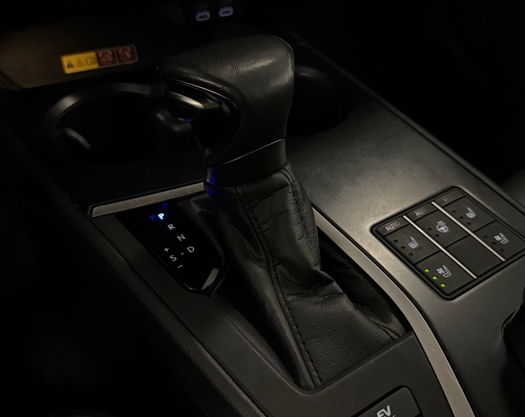 2023 Lexus UX Hybrid 250h F Sport Design - Photo 21