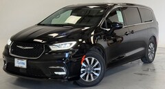 2024 Chrysler Pacifica Plug-In Hybrid Select Van Passenger Van