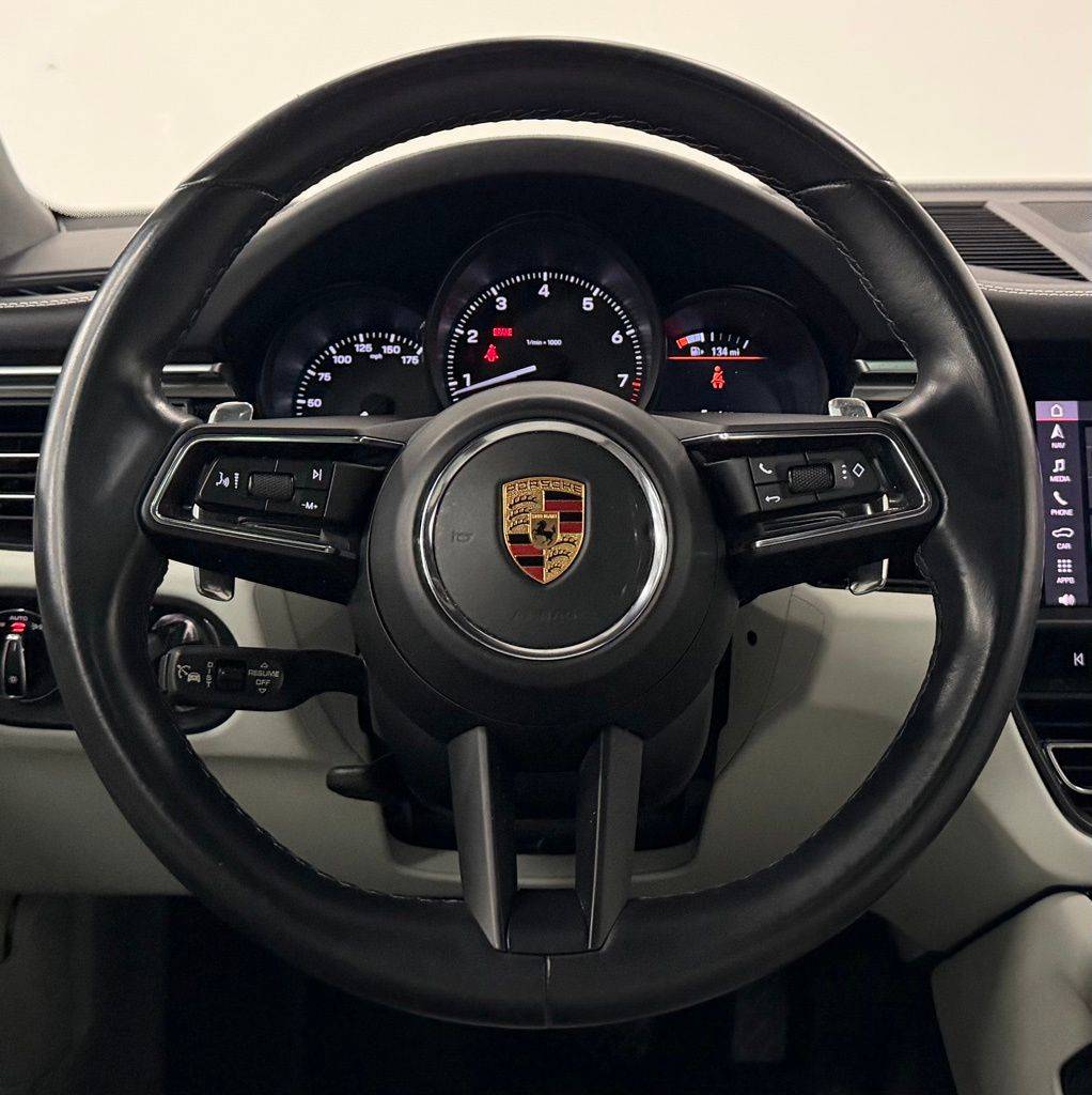 2023 Porsche Macan T - Photo 16