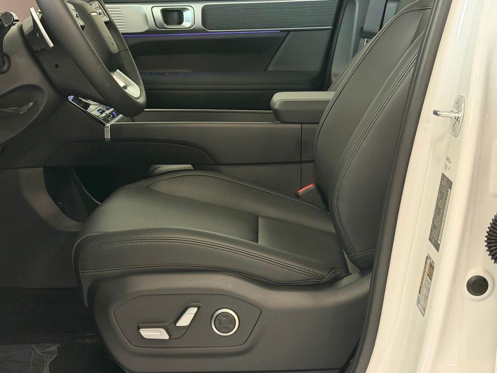 2026 Hyundai Santa Fe Limited - Photo 10