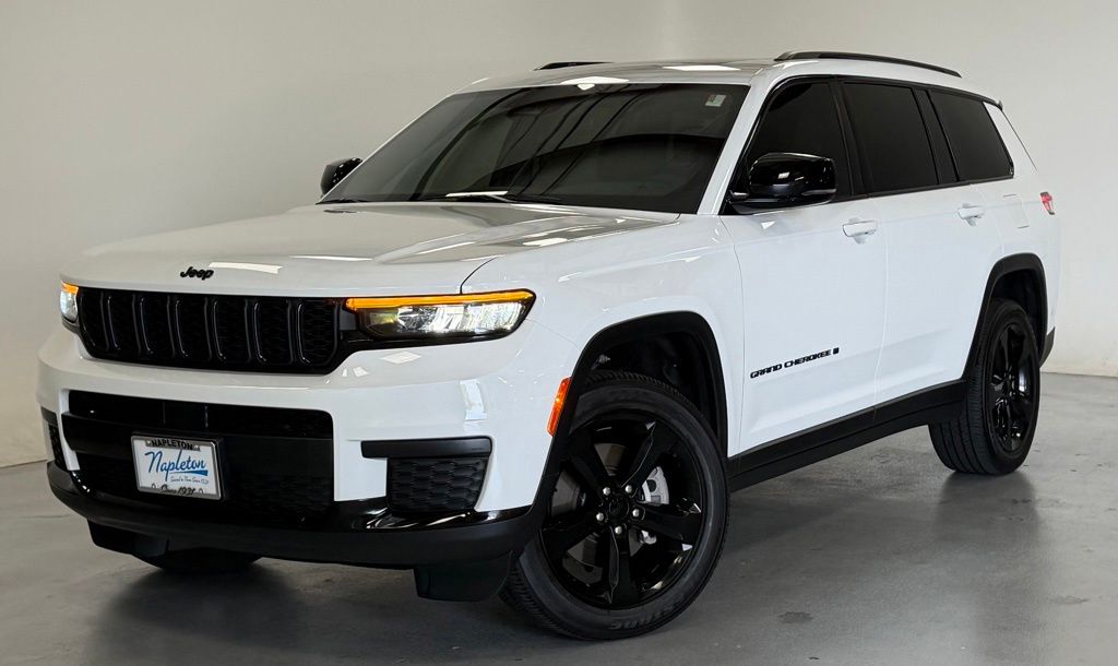 2023 Jeep Grand Cherokee L Altitude 4x4's photo