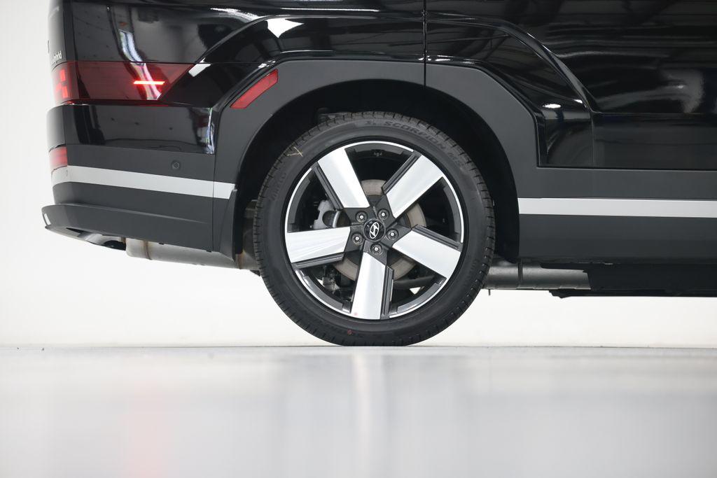 2026 Hyundai Santa Fe Limited - Photo 17