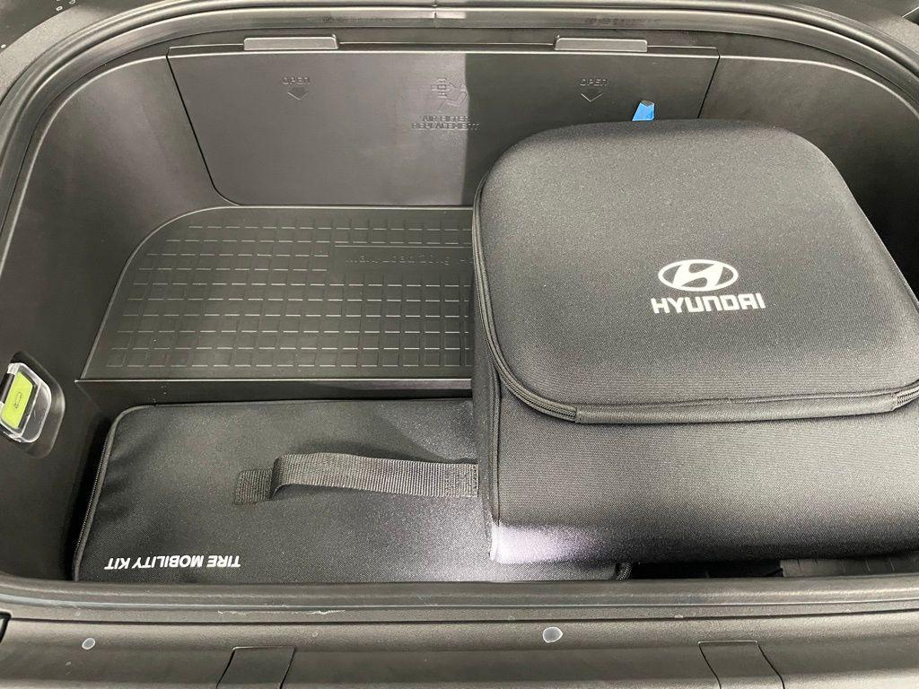 2026 Hyundai IONIQ 9 SE - Photo 8