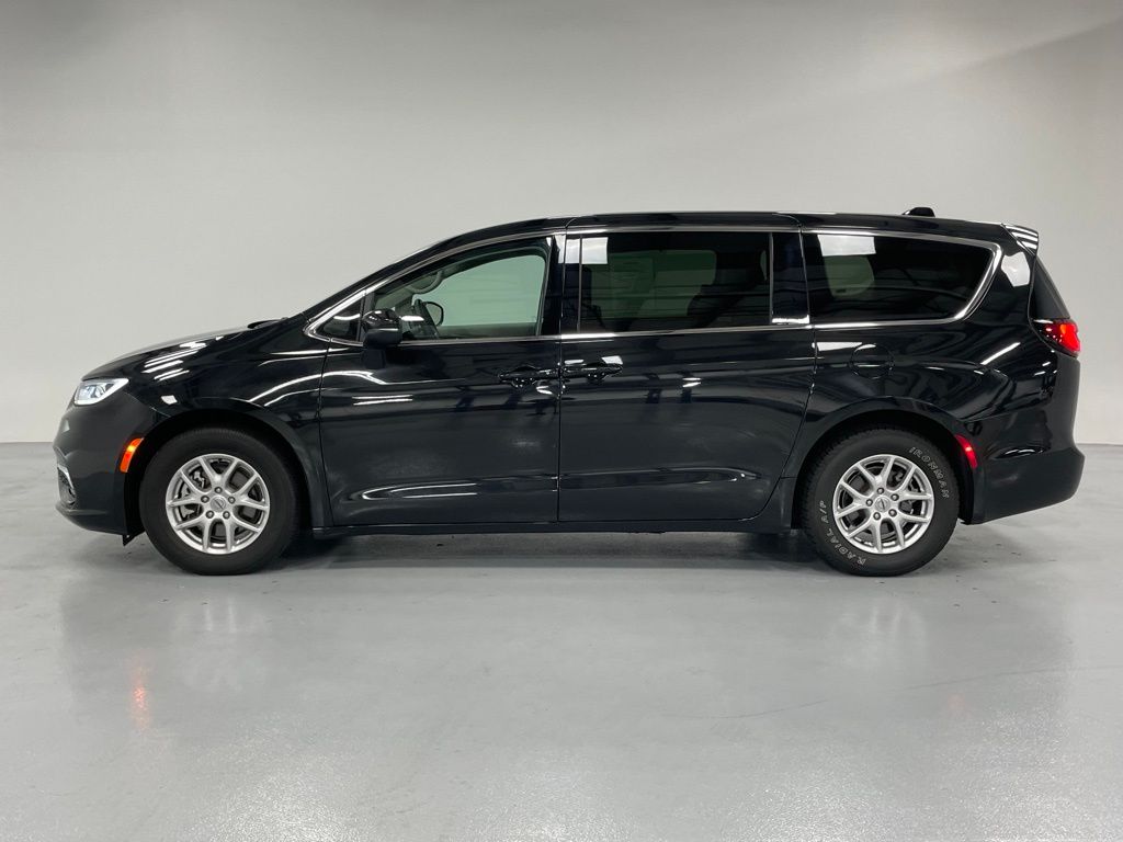 Used 2023 Chrysler Pacifica Touring L with VIN 2C4RC1BG5PR547179 for sale in Aurora, IL
