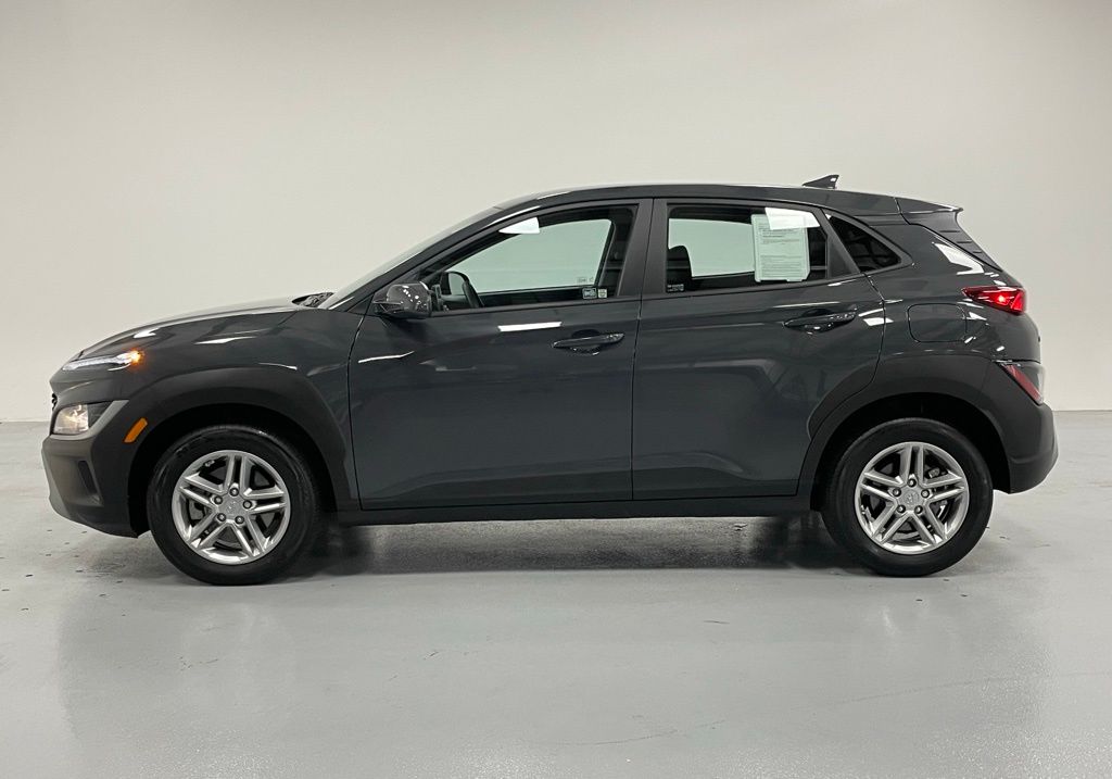 2023 Hyundai Kona SE photo 2
