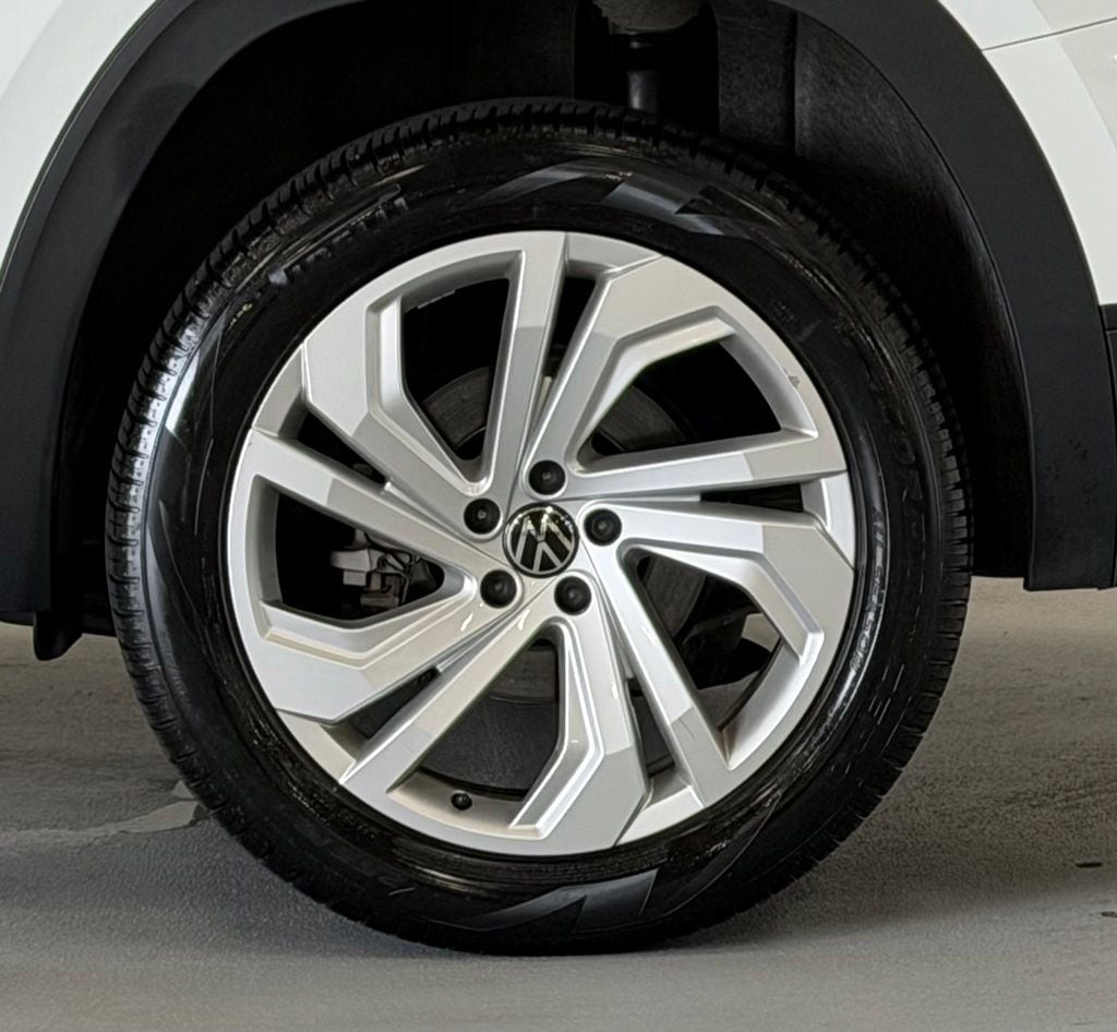 2023 Volkswagen Atlas SE w/Tech - Photo 8