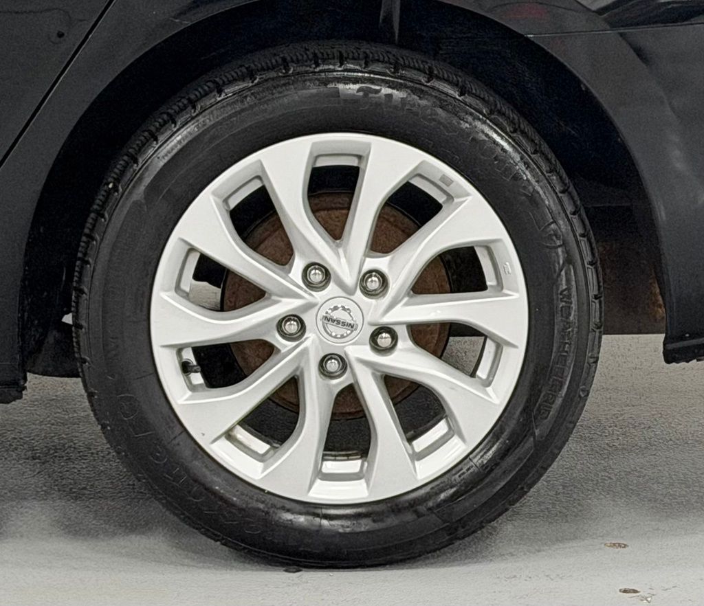 2019 Nissan Sentra SV - Photo 8