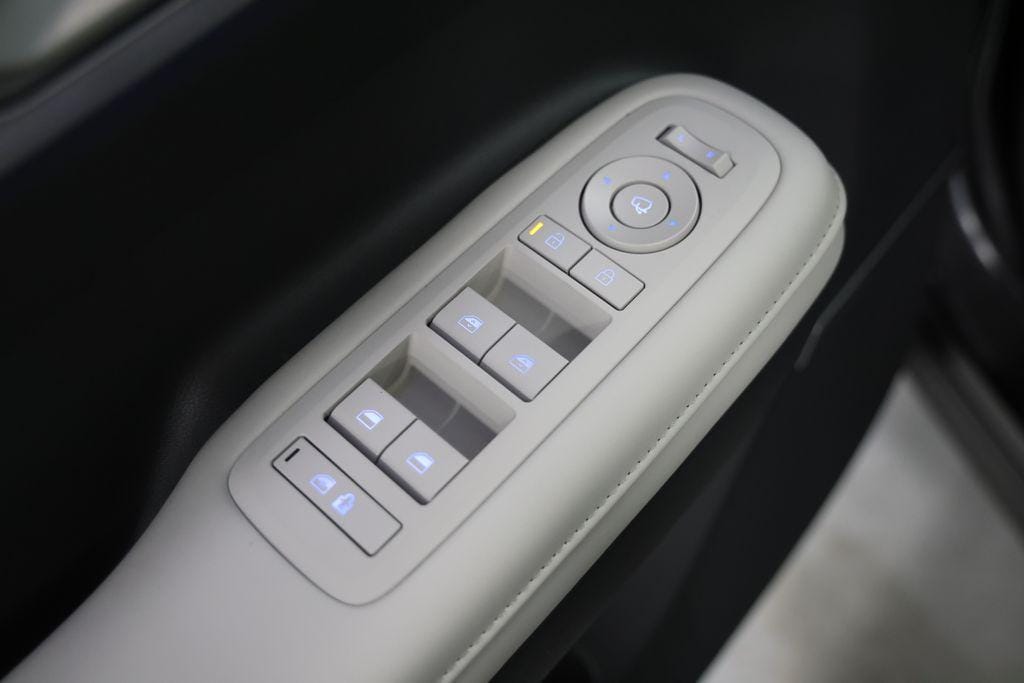 2026 Hyundai Santa Fe Limited - Photo 22