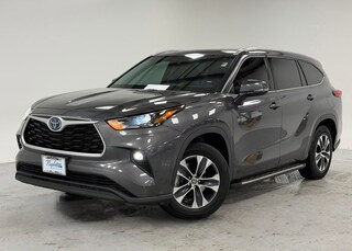 2022 Toyota Highlander Hybrid XLE SUV