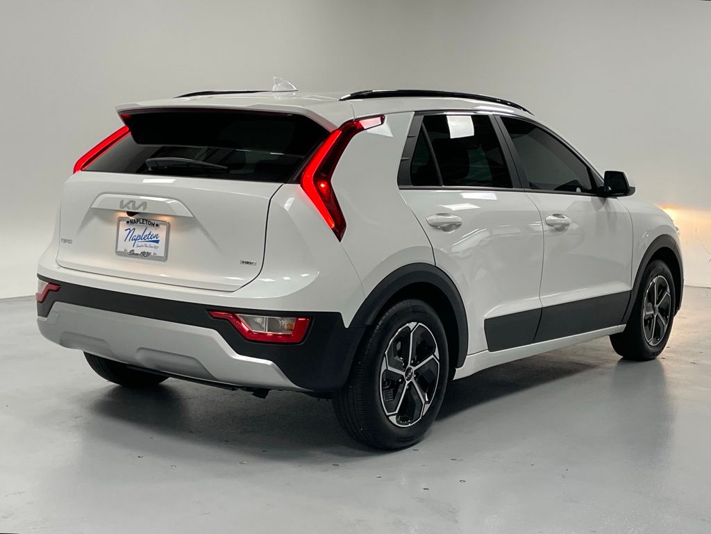 2023 Kia Niro LX photo 4