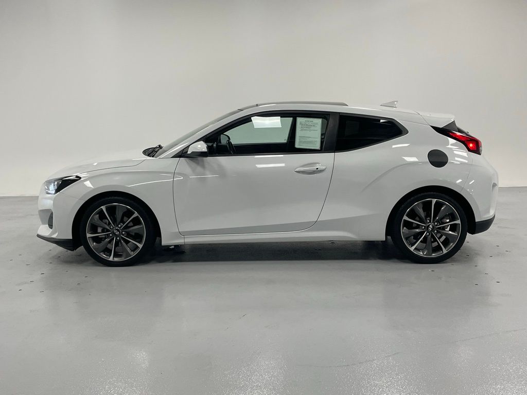 2019 Hyundai Veloster 2.0L Premium photo 2