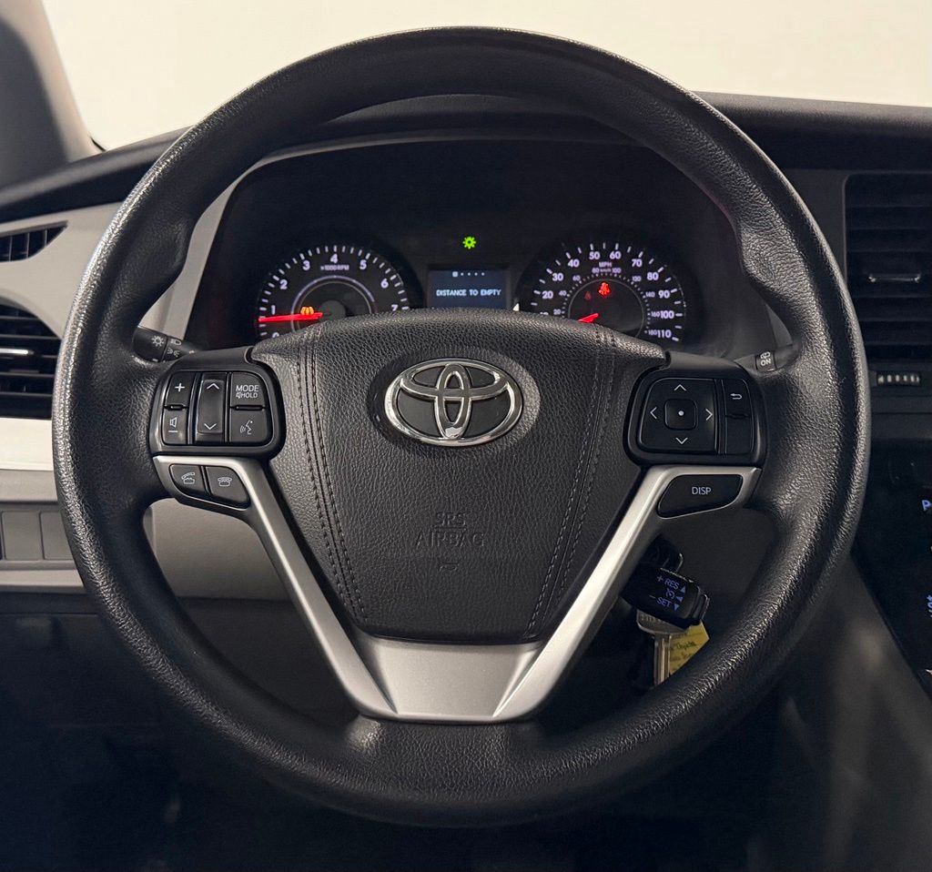 2015 Toyota Sienna LE - Photo 14