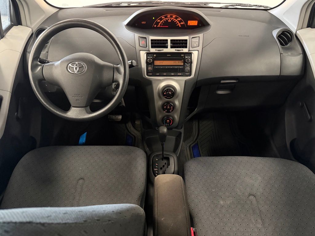 2010 Toyota Yaris Base - Photo 15