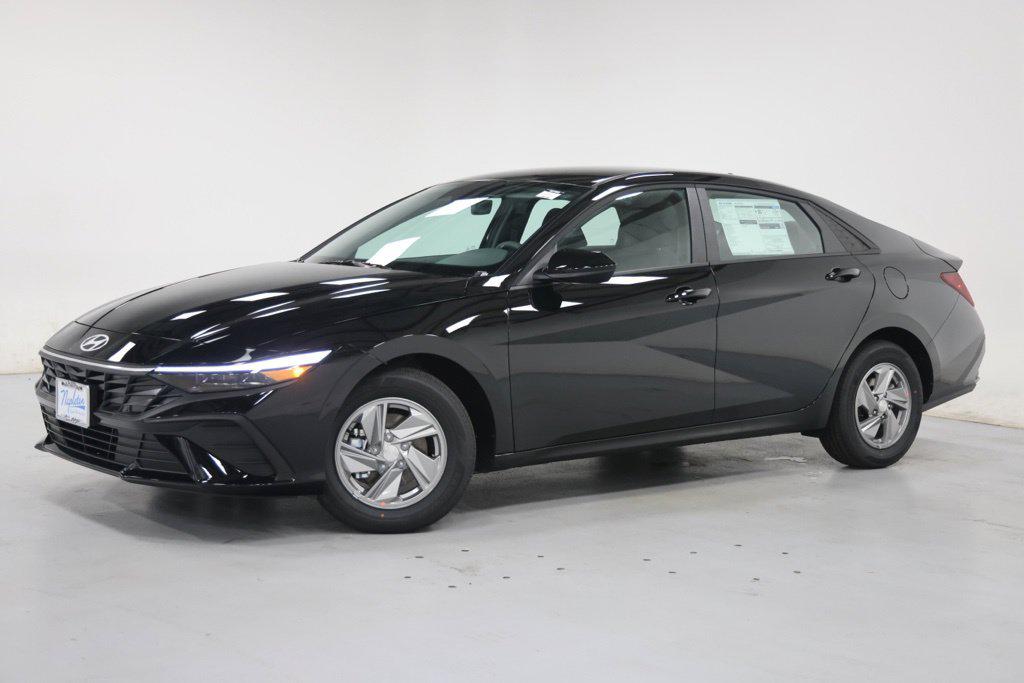 New 2026 Hyundai Elantra SE Sedan