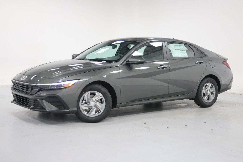 New 2026 Hyundai Elantra SE Sedan