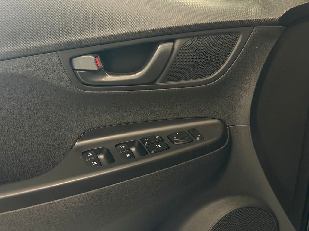 2023 Hyundai Kona SEL - Photo 12