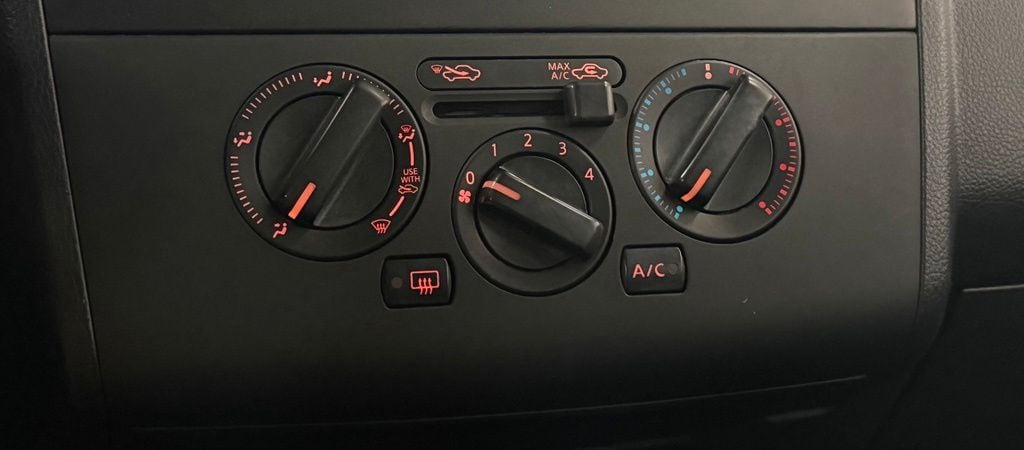 2012 Nissan Versa S - Photo 17