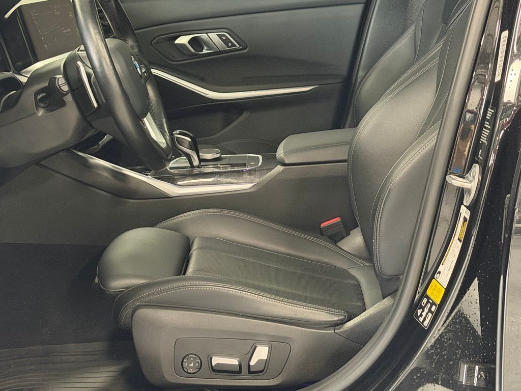 2022 BMW 3 Series 330i - Photo 12