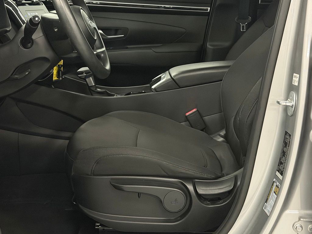 2023 Hyundai Tucson SE - Photo 11