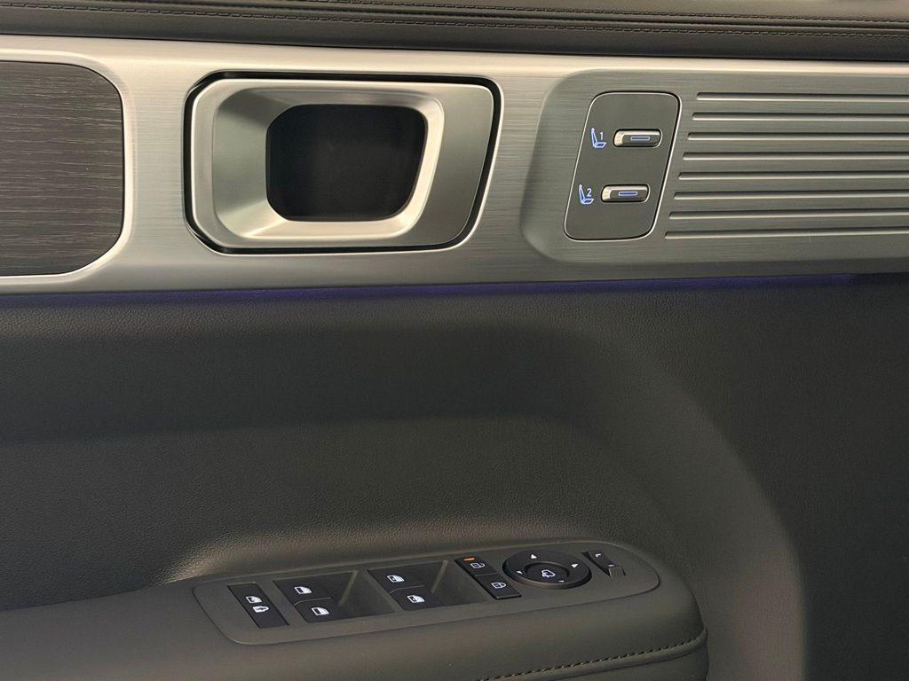 2026 Hyundai Santa Fe Limited - Photo 11