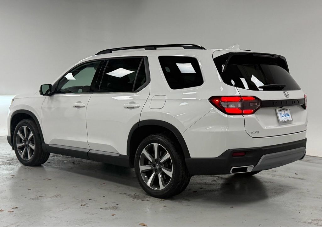 Used 2025 Honda Pilot Elite SUV