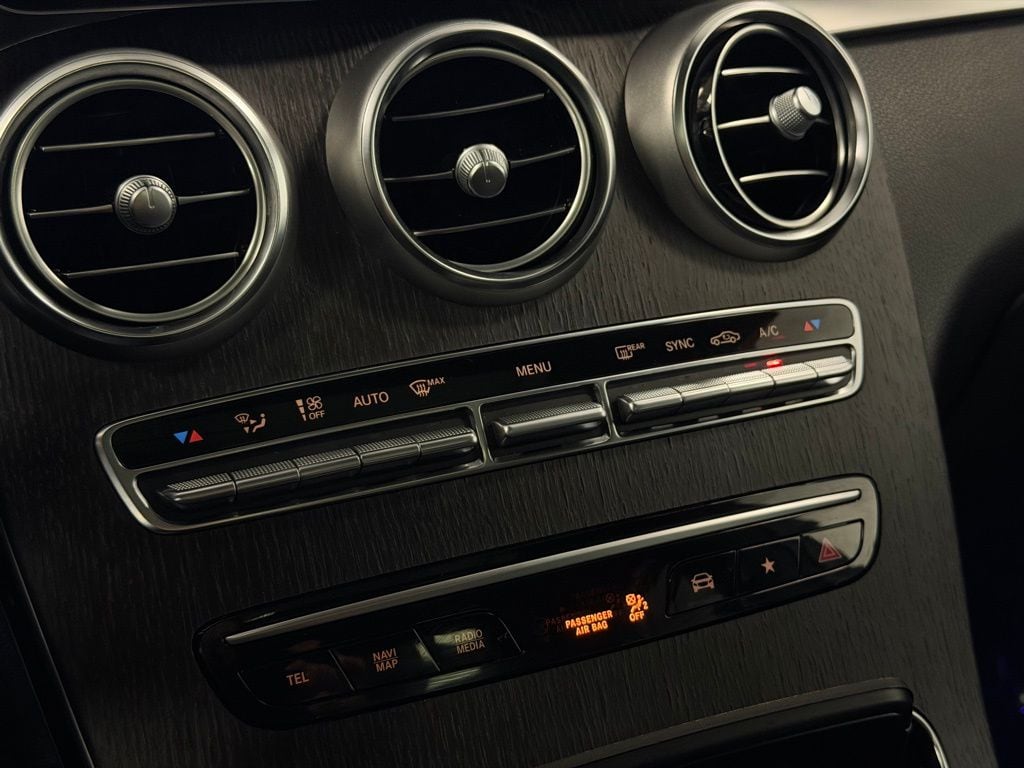 2022 Mercedes-Benz GLC GLC300 - Photo 20