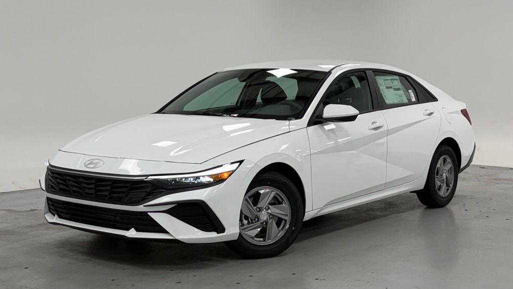2026 Hyundai Elantra 2.0 SE IVT's photo