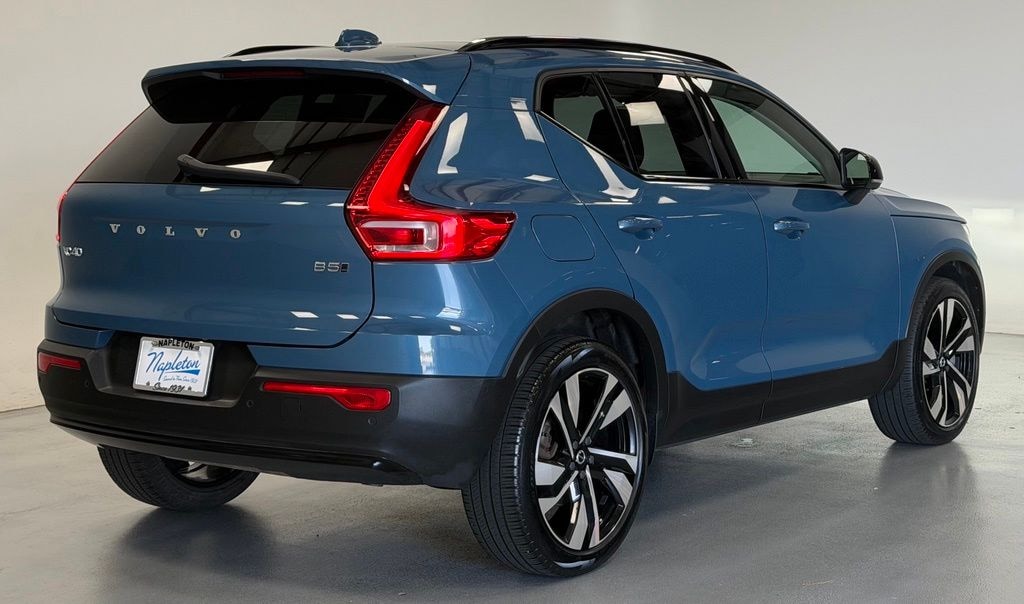 Used 2023 Volvo XC40 B5 Plus Dark Theme SUV