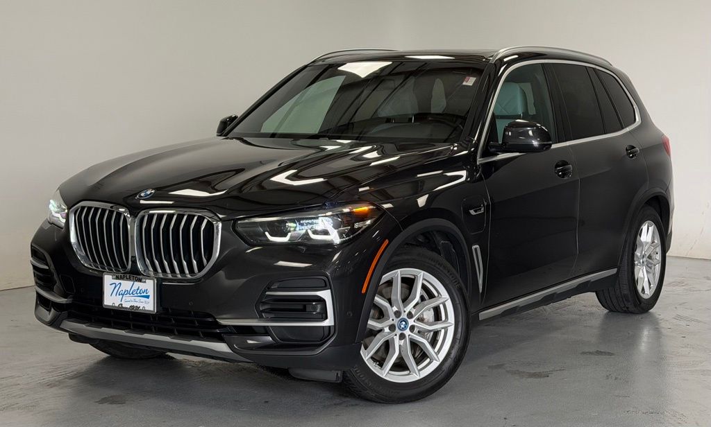 2023 BMW X5 xDrive45e's photo