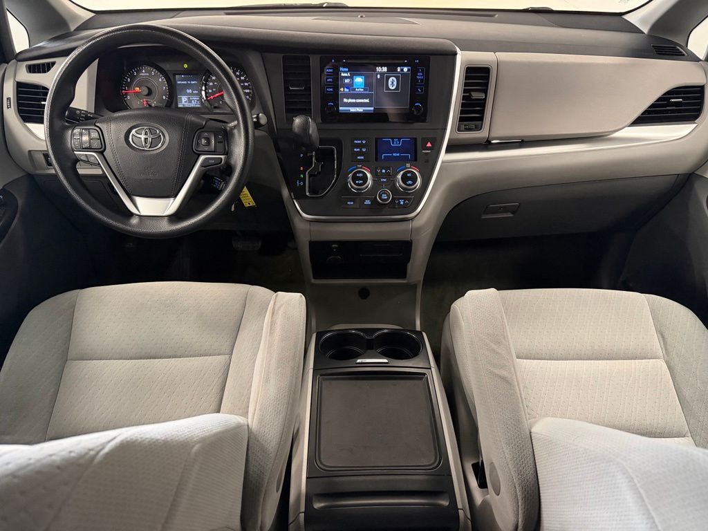 2015 Toyota Sienna LE - Photo 13