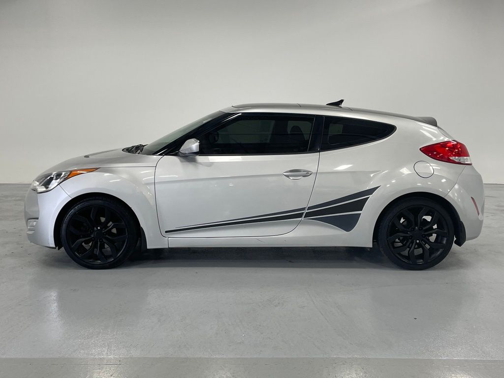 Used 2013 Hyundai Veloster Base with VIN KMHTC6AD5DU134800 for sale in Aurora, IL