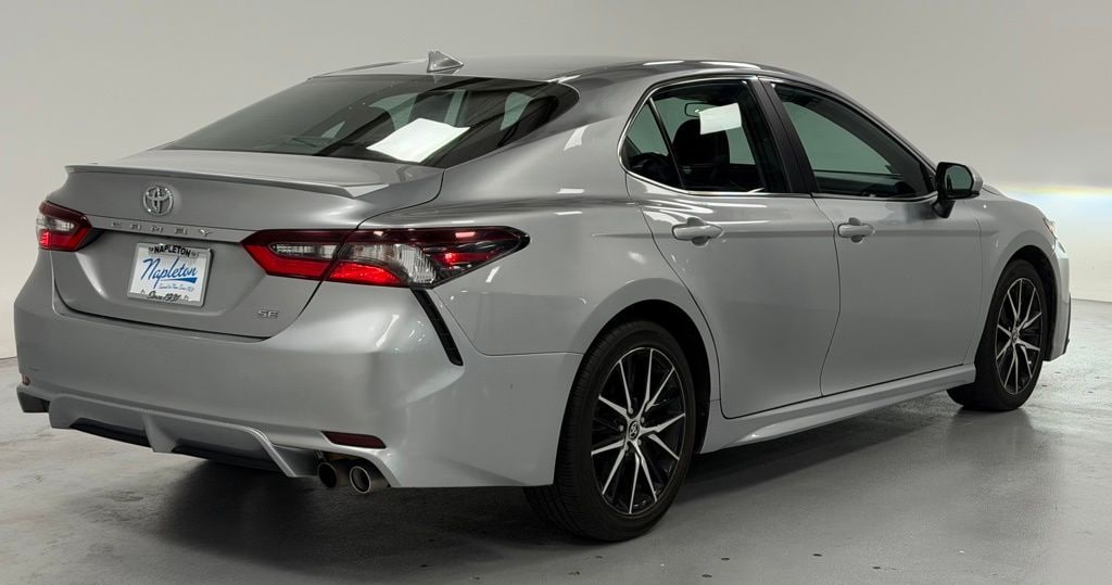 Used 2021 Toyota Camry SE Sedan