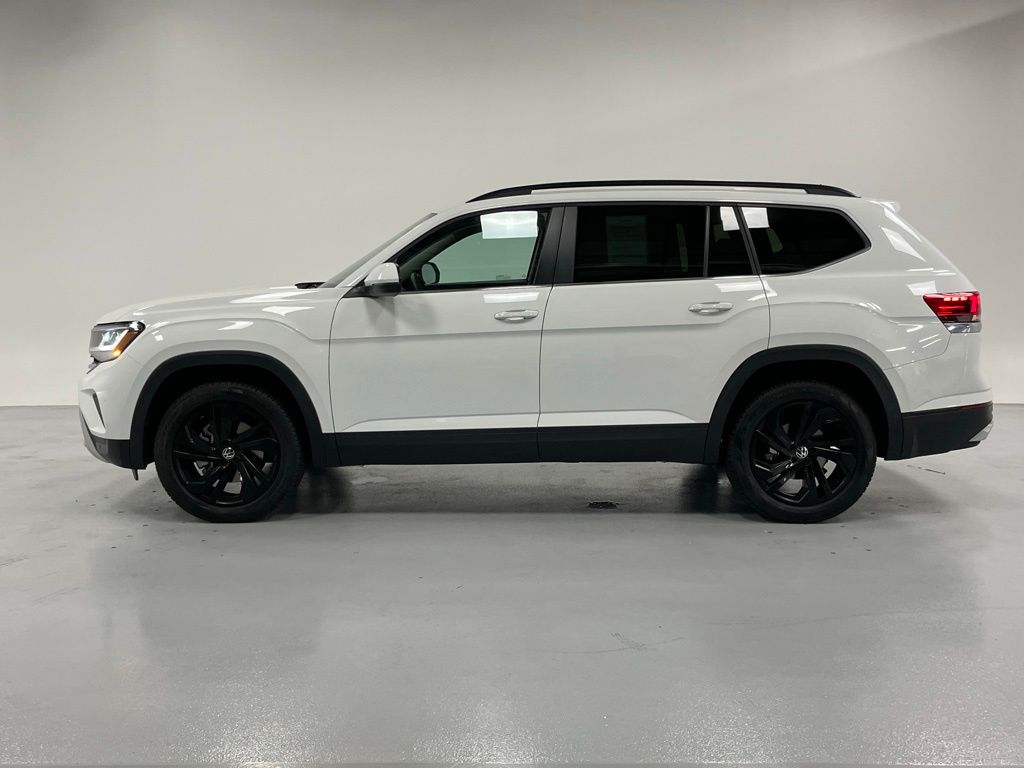 2022 Volkswagen Atlas V6 SE Technology photo 2