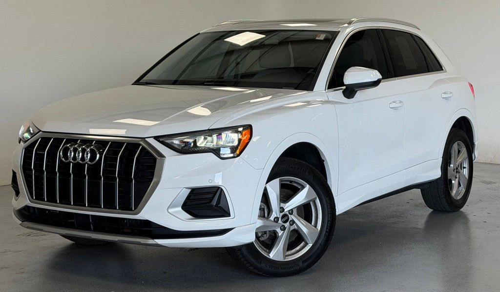 2022 Audi Q3 40 TFSI Premium quattro's photo