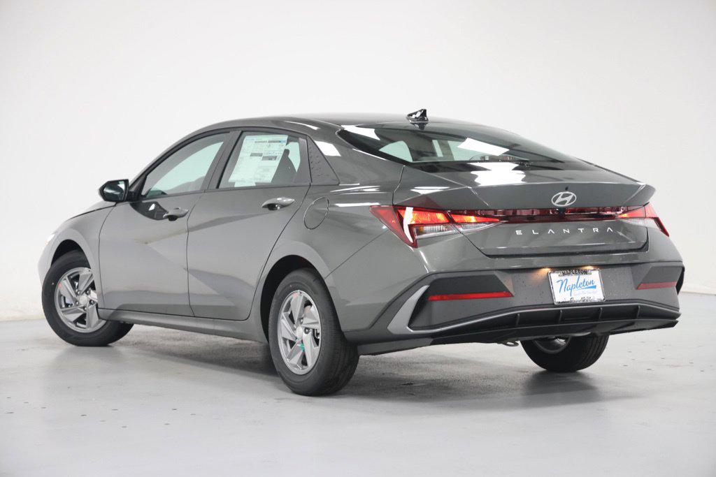 New 2026 Hyundai Elantra SE Sedan