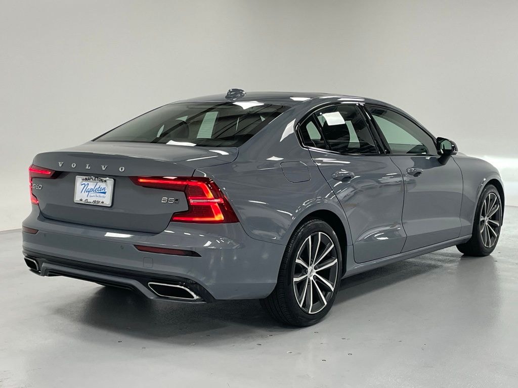 Used 2022 Volvo S60 B5 AWD Momentum Sedan