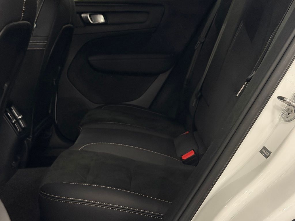 2023 Volvo C40 Plus - Photo 20