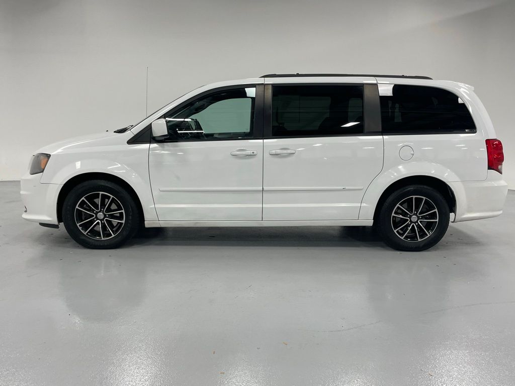 Used 2017 Dodge Grand Caravan GT with VIN 2C4RDGEG1HR710133 for sale in Aurora, IL