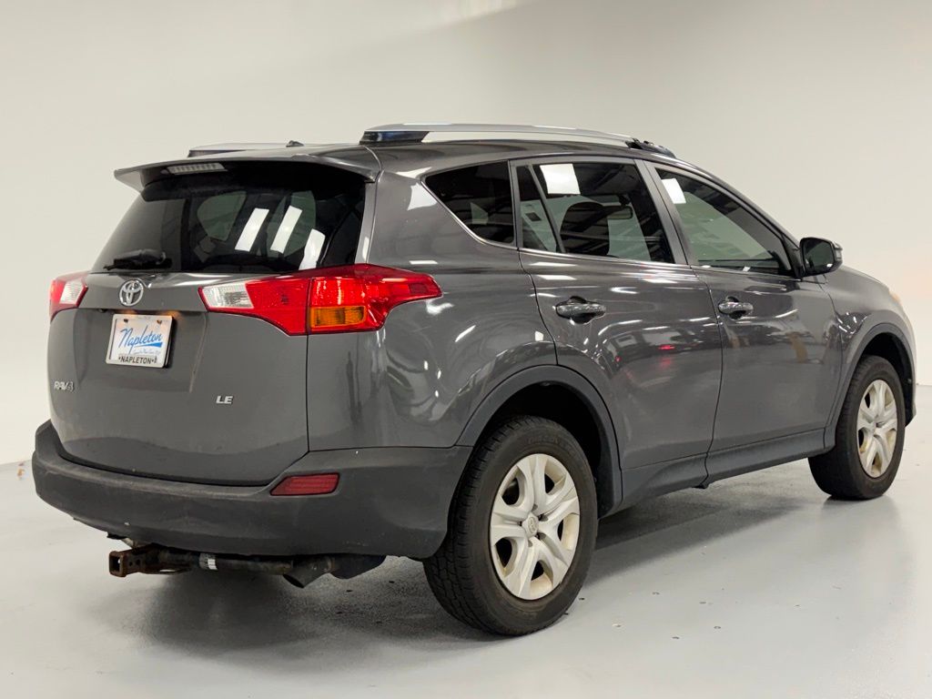 2013 Toyota RAV4 LE photo 4