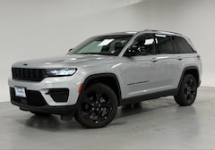 2023 Jeep Grand Cherokee Laredo SUV