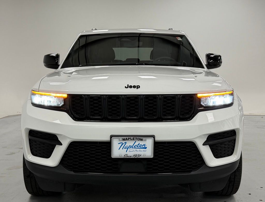 2023 Jeep Grand Cherokee Altitude - Photo 7