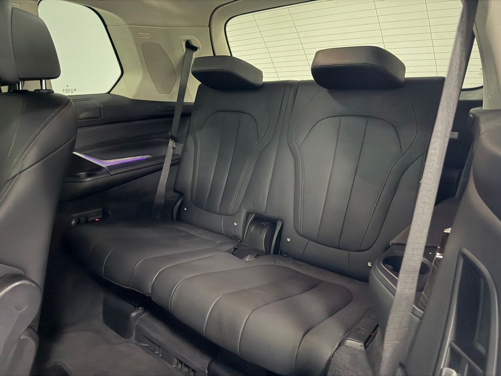 2020 BMW X7 40i - Photo 25