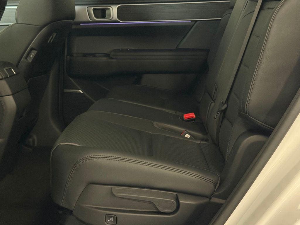 2026 Hyundai Santa Fe Limited - Photo 22