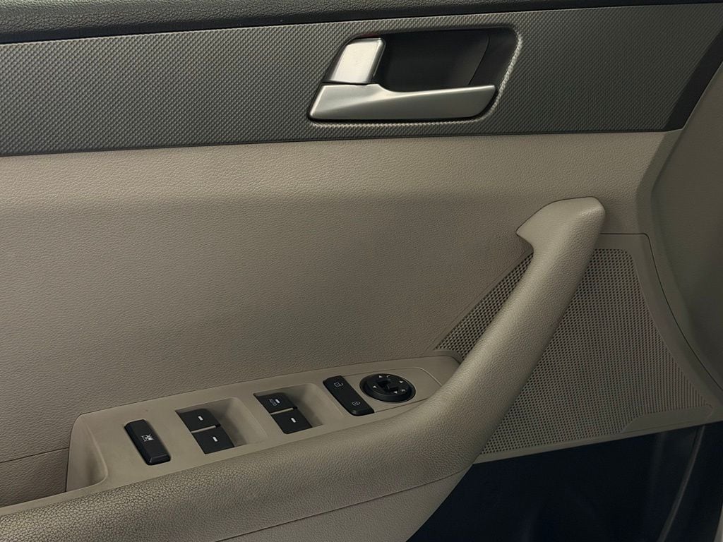 2015 Hyundai Sonata SE - Photo 12