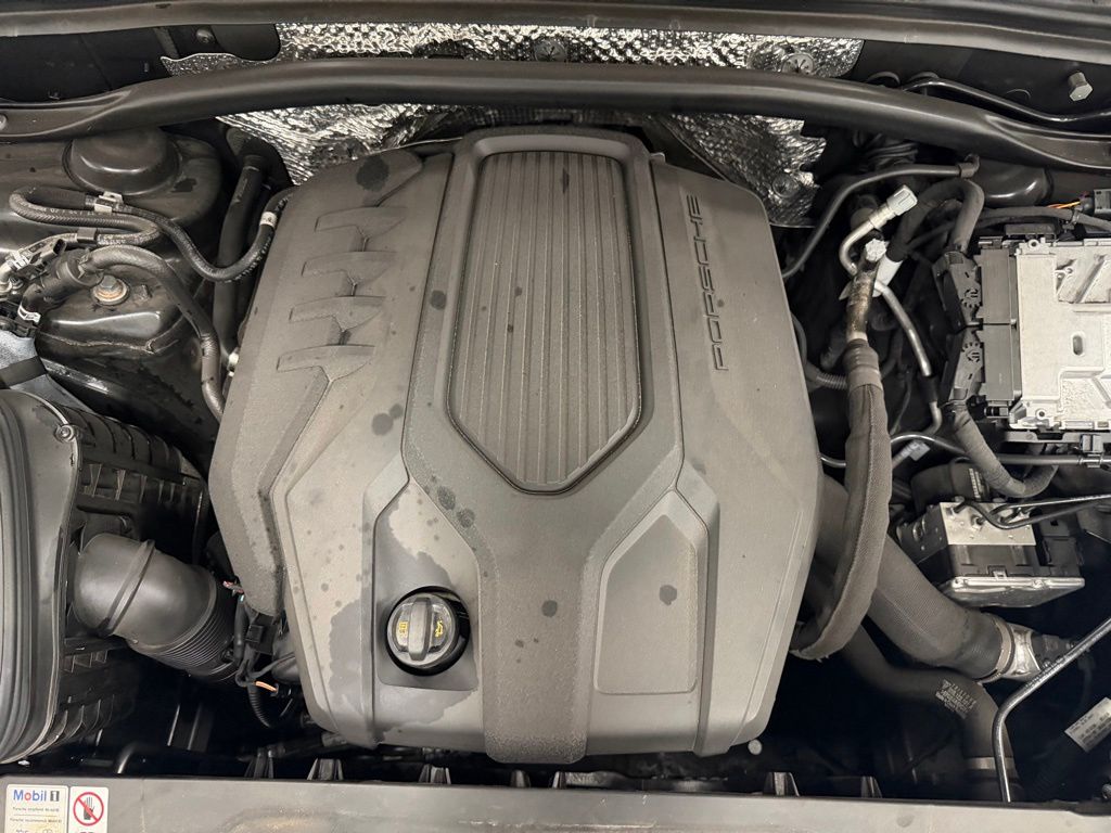 2023 Porsche Macan T - Photo 9