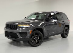 2023 Jeep Grand Cherokee Laredo SUV